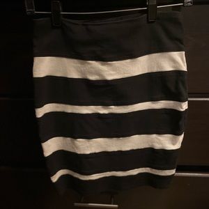 Black/white striped pencil skirt